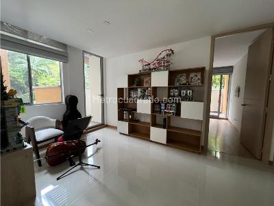 Apartamento de 3 alcobas en venta en Loma Esmeralda, Envigado, 182 m² · foto 2 de 20