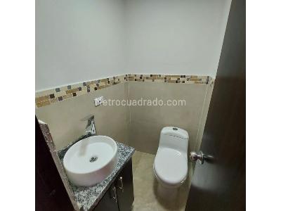 Apartamento de 1 alcoba en venta en Loma De Los Bernal, Medellín, 62 m² · foto 10 de 13