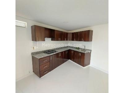 Apartamento de 1 alcoba en venta en Loma De Los Bernal, Medellín, 62 m² · foto 6 de 13