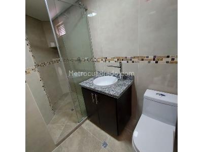 Apartamento de 1 alcoba en venta en Loma De Los Bernal, Medellín, 62 m² · foto 7 de 13