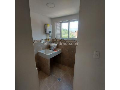 Apartamento de 1 alcoba en venta en Loma De Los Bernal, Medellín, 62 m² · foto 9 de 13