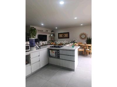 Apartamento de 3 alcobas en venta en Lorena, Medellín, 102 m² · foto 4 de 20