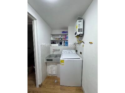 Apartamento de 3 alcobas en venta en Laureles, Medellín, 100 m² · foto 19 de 20