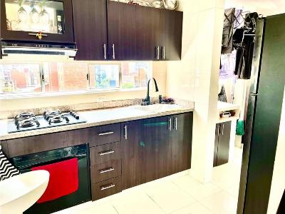 Apartamento de 3 alcobas en venta en Lorena, Medellín, 88 m² · foto 10 de 16