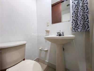 Apartamento de 3 alcobas en venta en Conquistadores, Medellín, 87 m² · foto 2 de 20