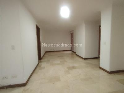 Apartamento de 3 alcobas en venta en Laureles, Medellín, 193 m² · foto 2 de 18