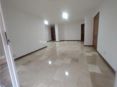 Apartamento de 3 alcobas en venta en Laureles, Medellín, 193 m² · foto 3 de 18