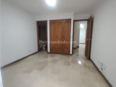Apartamento de 3 alcobas en venta en Laureles, Medellín, 193 m² · foto 15 de 18