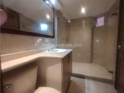 Apartamento de 3 alcobas en venta en Laureles, Medellín, 193 m² · foto 16 de 18