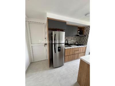 Apartamento de 2 alcobas en venta en Calasanz Parte Alta, Medellín, 48 m² · foto 2 de 13