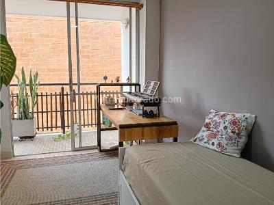 Apartamento de 3 alcobas en venta en La Castellana, Medellín, 92 m² · foto 9 de 20