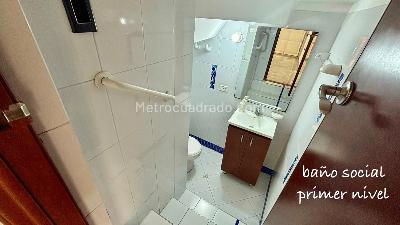 Casa de 3 alcobas en venta en Cañaveral Country, Floridablanca, 1348 m² · foto 7 de 17