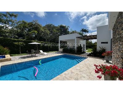 Casa de 4 alcobas en venta en Cerritos, Pereira, 1440 m² · foto 2 de 20