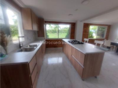 Casa de 5 alcobas en venta en Tres Puertas, Pereira · foto 4 de 18