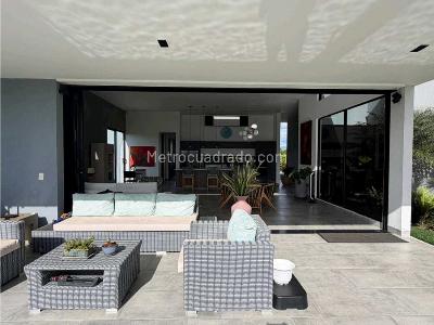 Casa de 4 alcobas en venta en Cerritos, Pereira, 2000 m² · foto 3 de 8