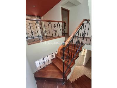 Casa de 5 alcobas en venta en Poblado I, Pereira, 135 m² · foto 5 de 17