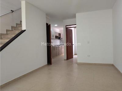 Casa en venta en Villa De Prado, Pereira · foto 2 de 13