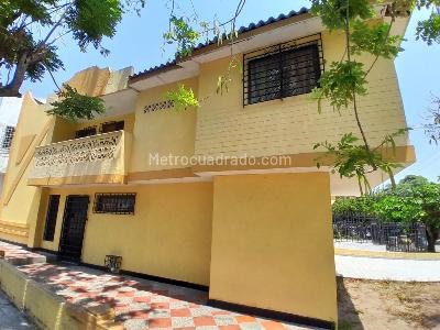 Casa de 5 alcobas en venta en El Prado, Barranquilla, 370 m² · foto 2 de 8