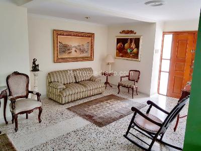 Casa de 4 alcobas en venta en Altos De Riomar, Barranquilla, 520 m² · foto 2 de 5