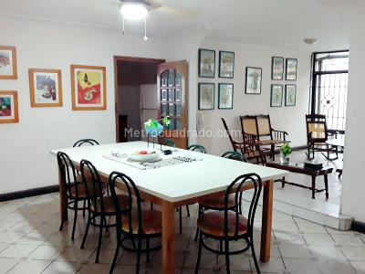Casa de 4 alcobas en venta en La Campiña, Barranquilla, 308 m² · foto 4 de 13