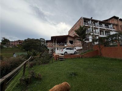 Casa de 3 alcobas en venta en Vereda Las Cuchillas, Rionegro, 685 m² · foto 2 de 18