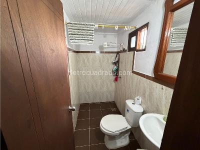 Casa de 3 alcobas en venta en Vereda Las Cuchillas, Rionegro, 685 m² · foto 12 de 18