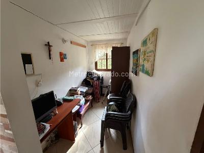 Casa de 3 alcobas en venta en Vereda Las Cuchillas, Rionegro, 685 m² · foto 15 de 18