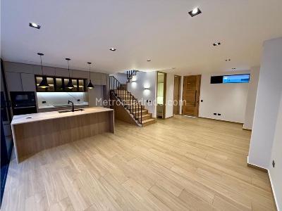 Casa de 3 alcobas en venta en San Antonio De Pereira, Rionegro, 175 m² · foto 2 de 17