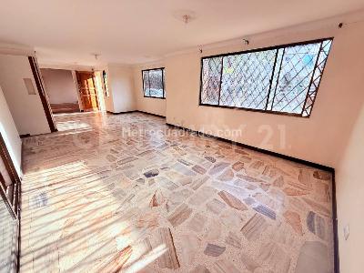 Casa de 3 alcobas en venta en La Flora, Cali, 175 m² · foto 3 de 13