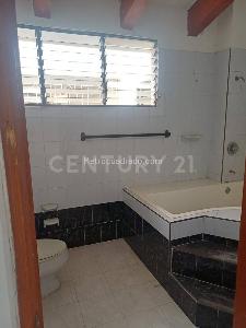 Casa de 5 alcobas en venta en El Limonar, Cali, 460 m² · foto 3 de 20