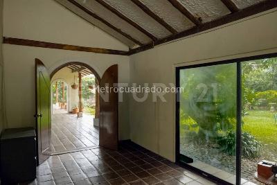 Casa de 4 alcobas en venta en Ciudad Jardin, Cali, 1507 m² · foto 15 de 20
