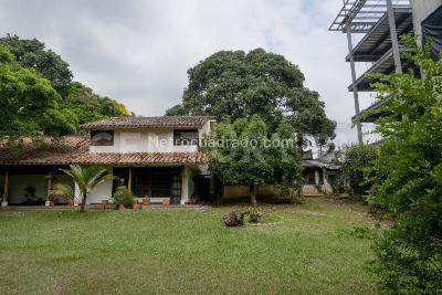 Casa de 4 alcobas en venta en Ciudad Jardin, Cali, 1507 m² · foto 18 de 20