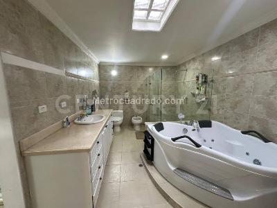 Apartamento de 3 alcobas en venta en Santa Monica Residencial, Cali, 158 m² · foto 8 de 19