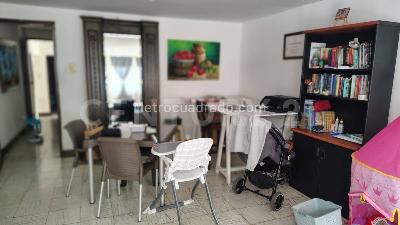 Casa de 5 alcobas en venta en Santa Isabel, Cali, 217 m² · foto 9 de 10
