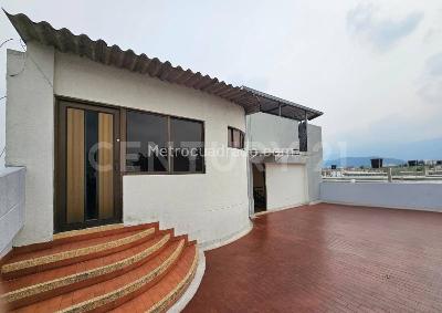 Apartamento de 2 alcobas en venta en Primero De Mayo, Cali, 228 m² · foto 2 de 16