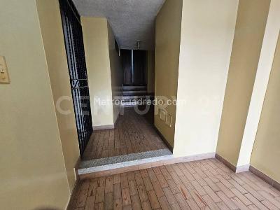 Apartamento de 2 alcobas en venta en Primero De Mayo, Cali, 228 m² · foto 3 de 16