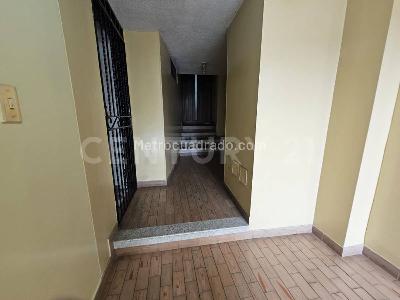 Apartamento de 2 alcobas en venta en Primero De Mayo, Cali, 228 m² · foto 5 de 16