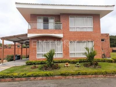 Casa de 5 alcobas en venta en Pradera 5 Hacienda El Castillo, Cali, 290 m² · foto 1 de 13