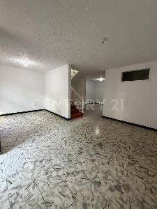 Casa de 5 alcobas en venta en Departamental, Cali, 90 m² · foto 2 de 12