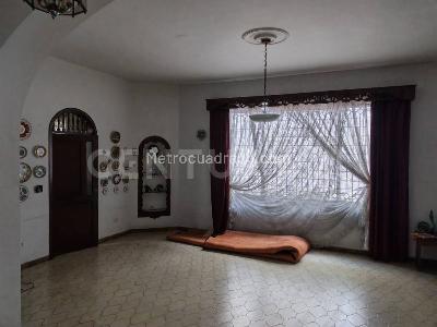 Casa de 5 alcobas en venta en Granada, Cali, 650 m² · foto 5 de 8