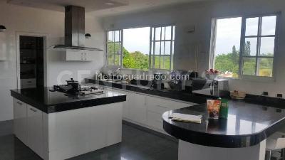 Casa de 4 alcobas en venta en Ciudad Jardin, Cali, 1656 m² · foto 5 de 17