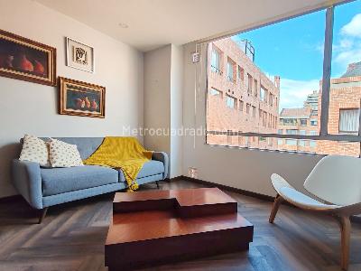 Apartaestudio en venta en Chico Parque De La 93, Bogotá, 56 m² · foto 2 de 20