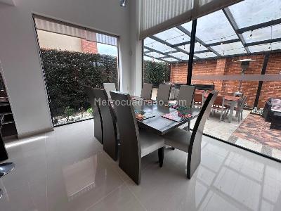 Casa de 4 alcobas en venta en Villa Lauren, Chía, 228 m² · foto 4 de 20