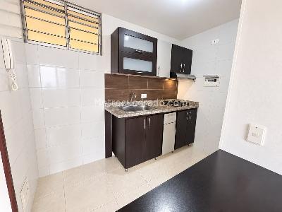 Apartamento de 1 alcoba en venta en San Antonio Norte, Bogotá, 40 m² · foto 2 de 8