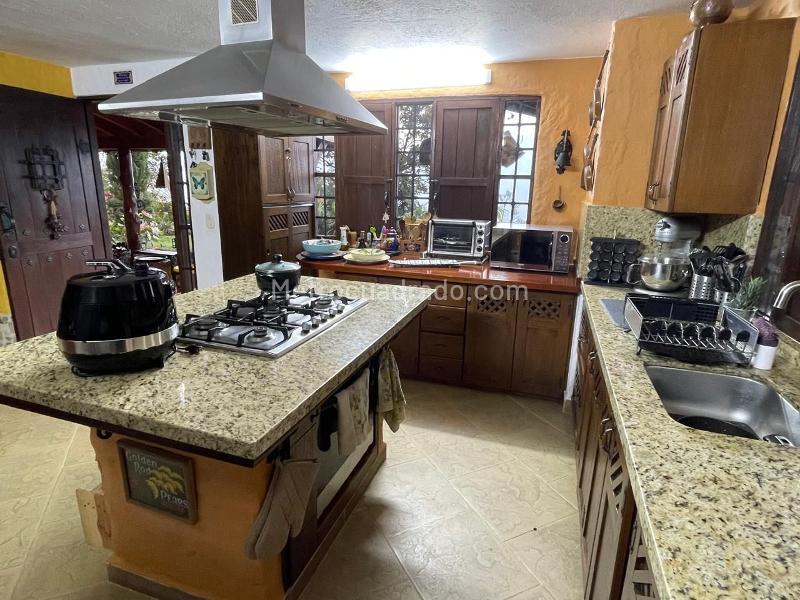 Traditional Rustic House for Rent in Vereda La Veta, Copacabana - 4