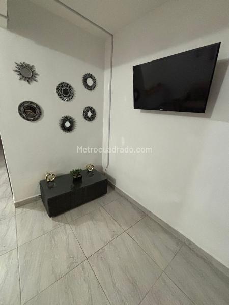 Apartamento Amoblado de 2 Alcobas en Boston Centro con Parqueadero - 2