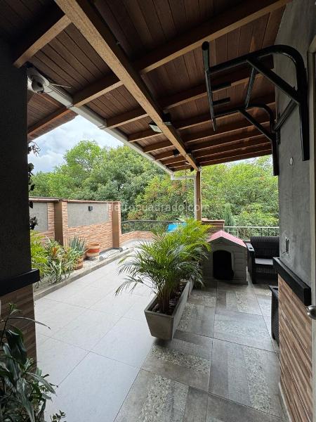 Spacious 3BR Apartment in Santa Monica - 4