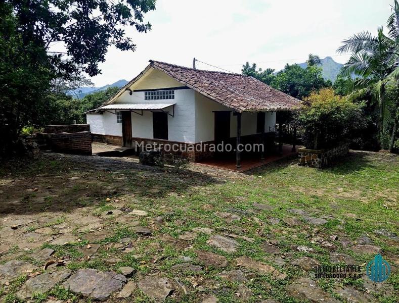 3BR House in Copacabana (1000 m²)