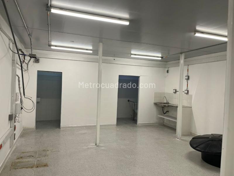 Bodega en Arriendo, ESTADIO, Medellín - Más