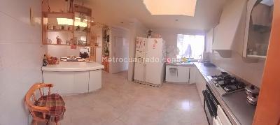Apartamento de 4 alcobas en venta en San Patricio, Bogotá, 203 m² · foto 13 de 20